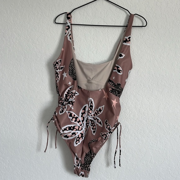 Las Sureñas Leopard Floral Print One Piece Swimsuit - Picture 6 of 8